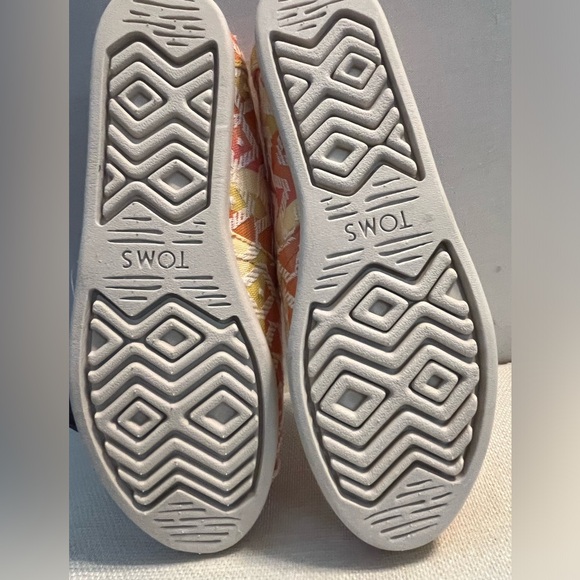 NWT Toms Women’s Alpargata Size 7 in Orange- Yellow Print - Picture 5 of 8